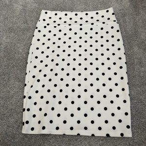 Lularoe black white polka dot “Cassie” pencil skirt. Size large. EUC
